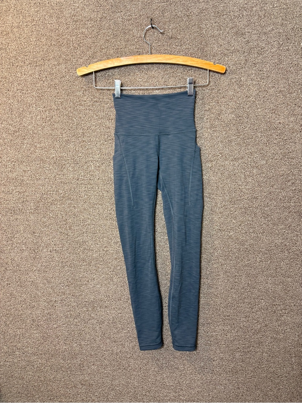 Lululemon Wunder Train High-Rise
Tight Pockets 25"
Heathered Graphite Grey 0 - Picture 5 of 14